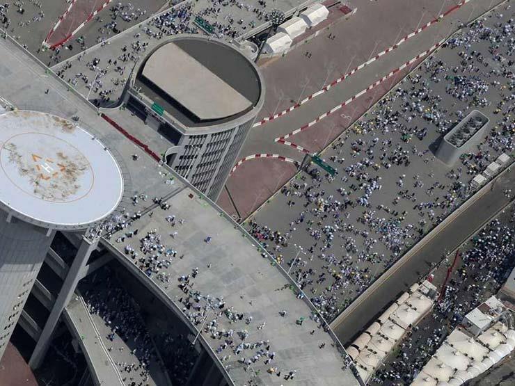 ضيوف الرحمن يواصلون رمي الجمرات في ثاني أيام التشريق ضيوف الرحمن يواصلون رمي الجمرات في ثاني أيام التشريق