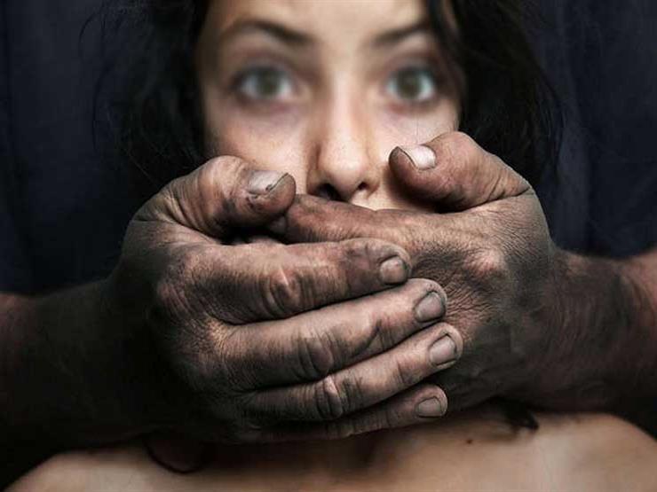 "فيلم إباحي وجثة عارية".. القصة الكاملة لقتل طفلة بعد اغتصابها في سوهاج "فيلم إباحي وجثة عارية".. القصة الكاملة لقتل طفلة بعد اغتصابها في سوهاج