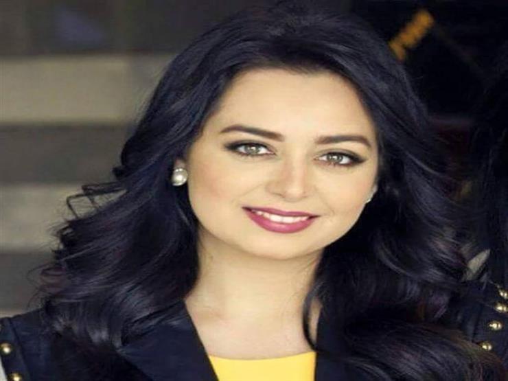 هبه مجدي لفريق عمل طلقة حظ :"إنها حقا عائلة محترمة" هبه مجدي لفريق عمل طلقة حظ :"إنها حقا عائلة محترمة"