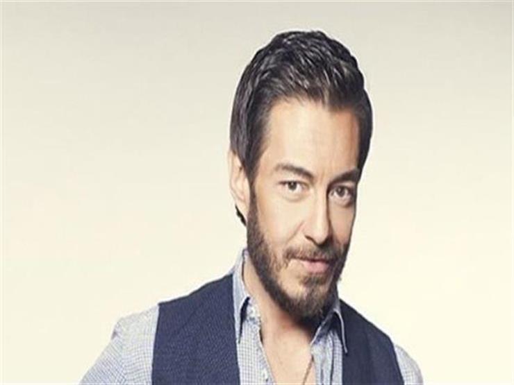 أحمد زاهر يعلق على واقعة "طفل البلكونة" أحمد زاهر يعلق على واقعة "طفل البلكونة"