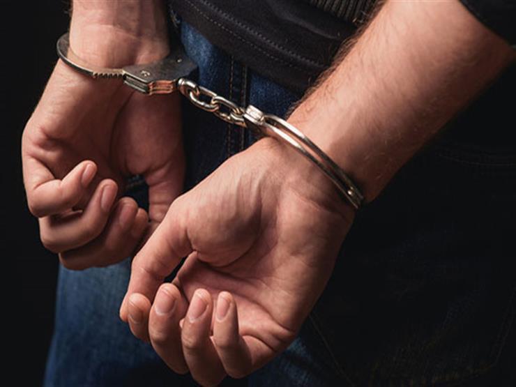 مالك محل أدوات بيطرية يعتدي على أعضاء المتابعة التموينية بكفرالشيخ مالك محل أدوات بيطرية يعتدي على أعضاء المتابعة التموينية بكفرالشيخ