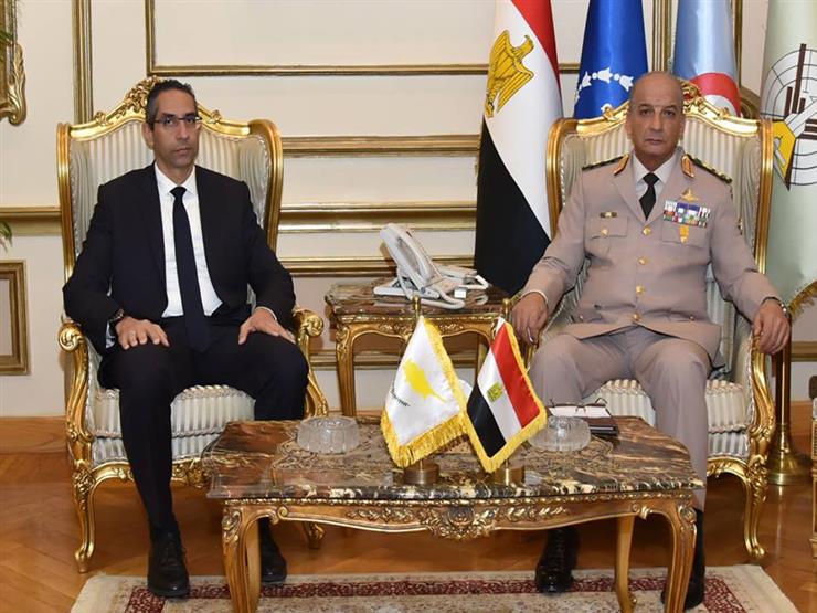 وزير الدفاع يلتقي نظيره القبرصي وزير الدفاع يلتقي نظيره القبرصي