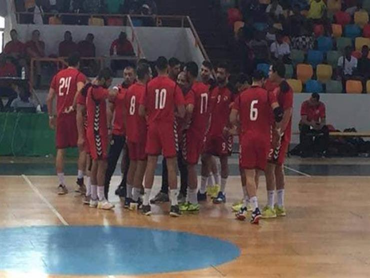 الأهلي يتوج بكأس مصر لكرة اليد الأهلي يتوج بكأس مصر لكرة اليد