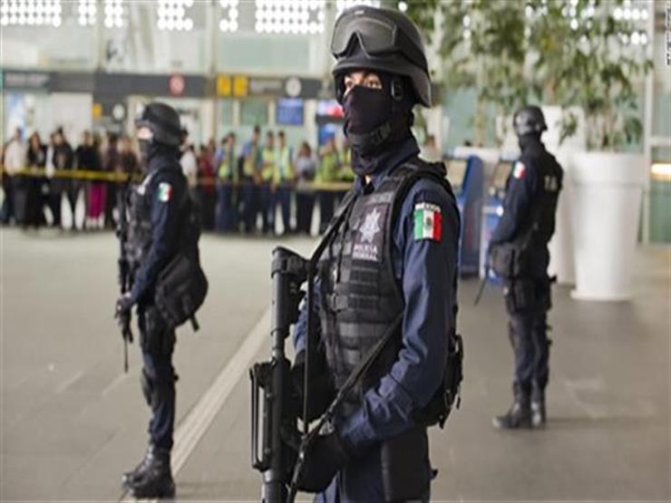 مقتل شخص في اشتباكات بين الشرطة وقافلة مهاجرين على الحدود المكسيكية مقتل شخص في اشتباكات بين الشرطة وقافلة مهاجرين على الحدود المكسيكية