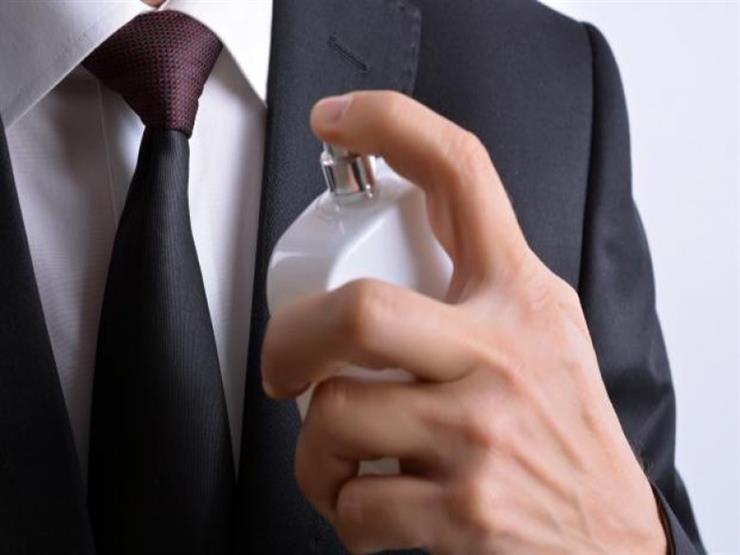 أنت تستخدمه بشكل خاطئ طيلة عمرك.. أفضل أماكن لـ"رش العطر" أنت تستخدمه بشكل خاطئ طيلة عمرك.. أفضل أماكن لـ"رش العطر"