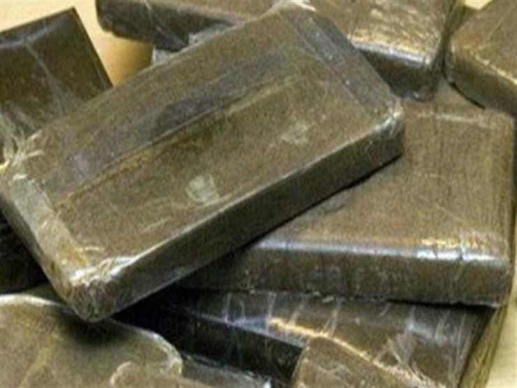 ضبط 3 عمال بحوزتهم نصف كيلو حشيش وأسلحة بيضاء في سوهاج ضبط 3 عمال بحوزتهم نصف كيلو حشيش وأسلحة بيضاء في سوهاج