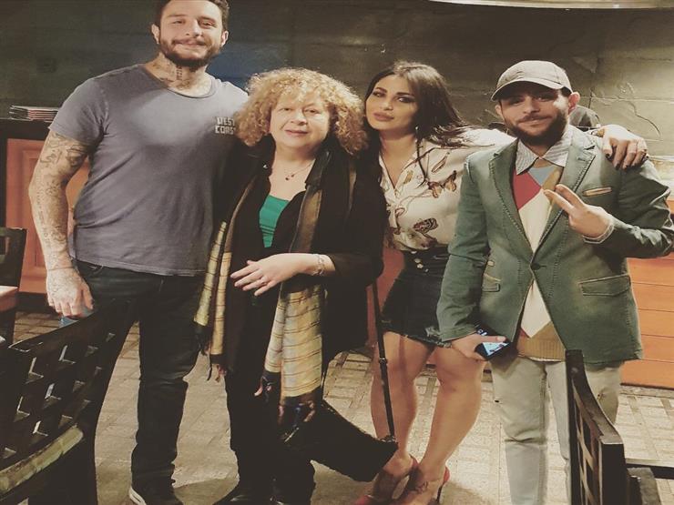 بالصور.. أحمد الفيشاوي يحتفل بعيد ميلاده مع زوجته ووالدته بالصور.. أحمد الفيشاوي يحتفل بعيد ميلاده مع زوجته ووالدته