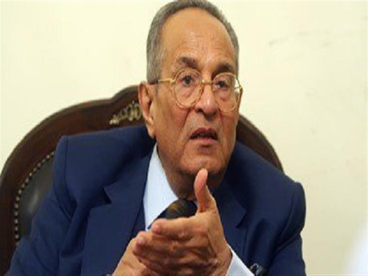 أبو شقة: "استعنا برفاعي لإخراج الثعابين من مقر الوفد" أبو شقة: "استعنا برفاعي لإخراج الثعابين من مقر الوفد"