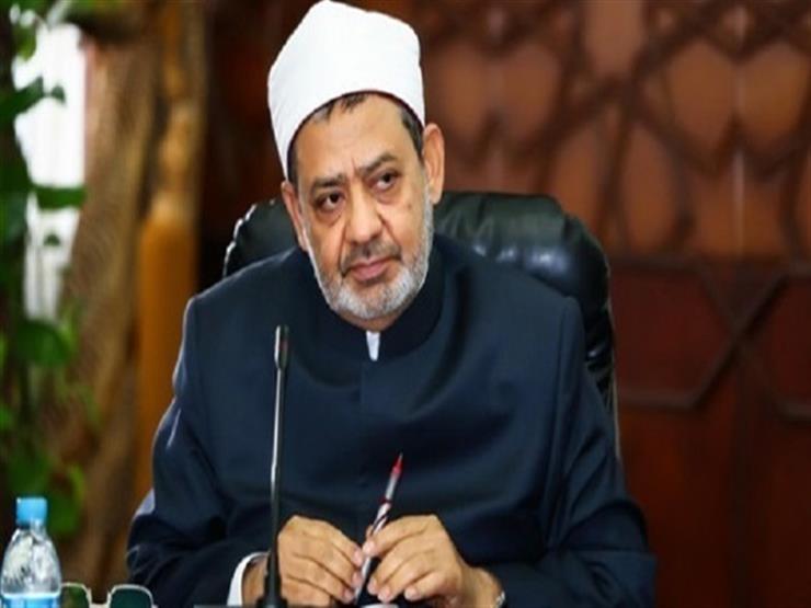 الطيب يصرف 600 جنيه مكافأة للعاملين بالأزهر بمناسبة المولد النبوي الطيب يصرف 600 جنيه مكافأة للعاملين بالأزهر بمناسبة المولد النبوي