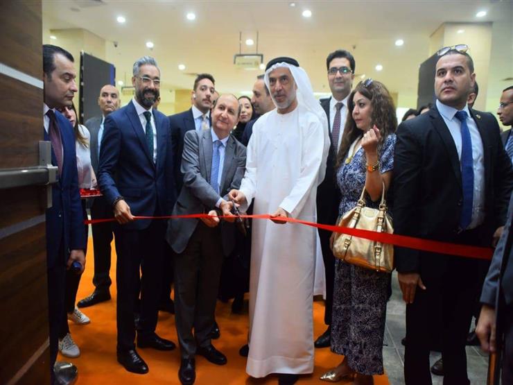 وزير التجارة يفتتح معرض "ICS" للسيراميك والأدوات الصحية وزير التجارة يفتتح معرض "ICS" للسيراميك والأدوات الصحية