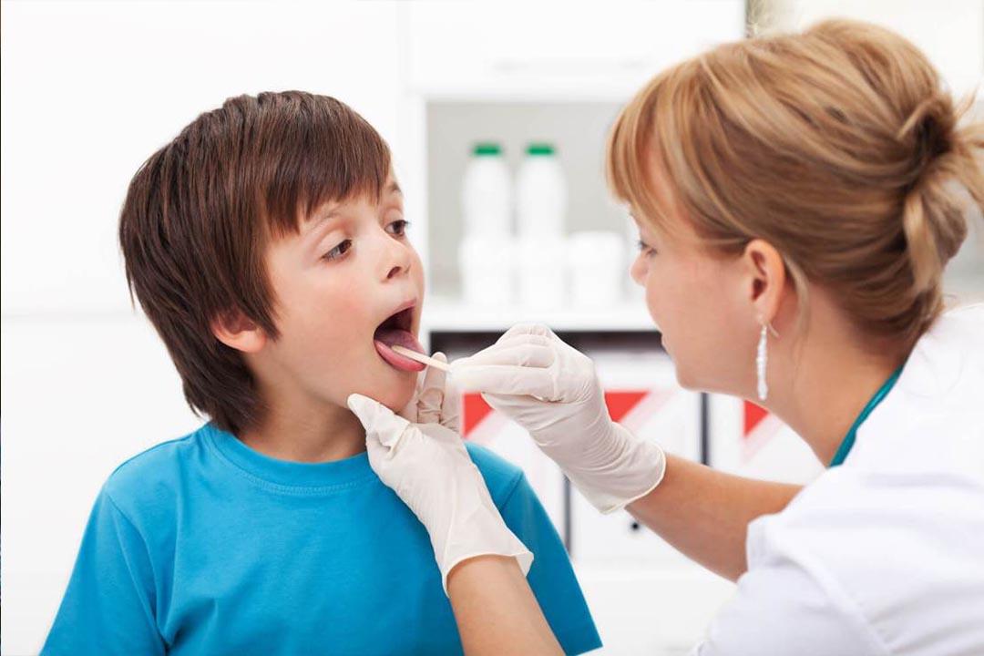 فيروس الهربس قد يصيب حلق طفلك إليك الأعراض وكيفية العلاج الكونسلتو