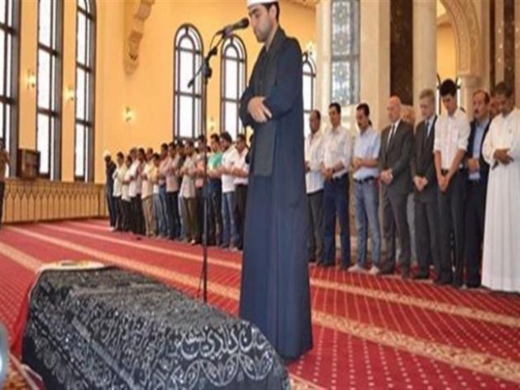 "ميت يشيع ميتًا".. وصل بنعش صديقه إلى المسجد وتوفي قبل الصلاة عليه "ميت يشيع ميتًا".. وصل بنعش صديقه إلى المسجد وتوفي قبل الصلاة عليه