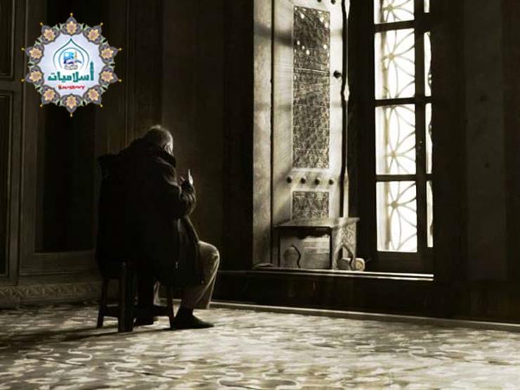 أصلي جالسًا فهل يلزم الوقوف عند تكبيرة الإحرام؟.. "البحوث الإسلامية" يجيب أصلي جالسًا فهل يلزم الوقوف عند تكبيرة الإحرام؟.. "البحوث الإسلامية" يجيب