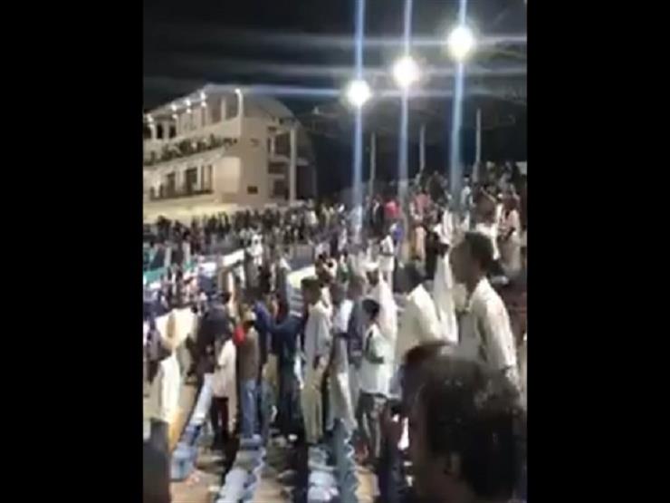 السودان.. اشتباكات بين الشرطة والمتظاهرين في العاصمة عقب مباراة كرة قدم السودان.. اشتباكات بين الشرطة والمتظاهرين في العاصمة عقب مباراة كرة قدم