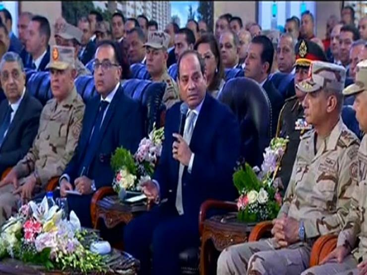 السيسي: "بعض الناس بتاكل مال الدولة وتروح تعمل حج وعمرة" السيسي: "بعض الناس بتاكل مال الدولة وتروح تعمل حج وعمرة"