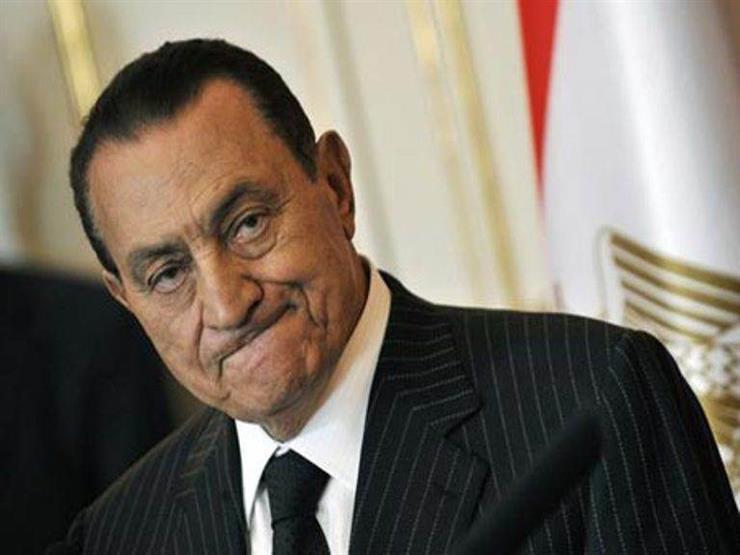 قاضي "اقتحام السجون" يأمر بإحضار "كرسي" لمبارك قاضي "اقتحام السجون" يأمر بإحضار "كرسي" لمبارك