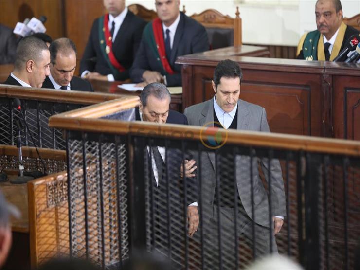 مبارك: سلمت السلطة للقوات المسلحة "حتى لا تسقط الدولة" مبارك: سلمت السلطة للقوات المسلحة "حتى لا تسقط الدولة"