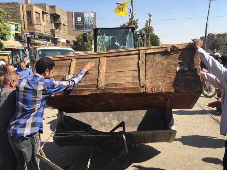 الأمن يتصدى لإشغالات المنطقة الأثرية في الهرم الأمن يتصدى لإشغالات المنطقة الأثرية في الهرم