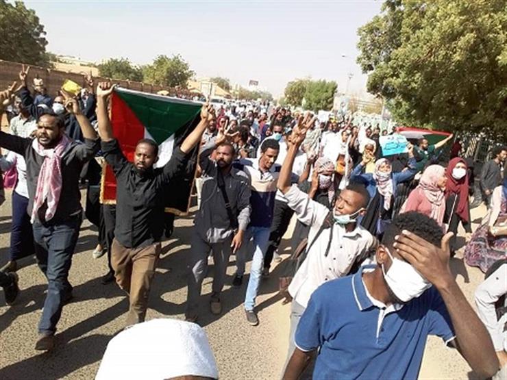 مقتل متظاهر في السودان.. والبشير يدعو المعارضة إلى "الديمقراطية" مقتل متظاهر في السودان.. والبشير يدعو المعارضة إلى "الديمقراطية"