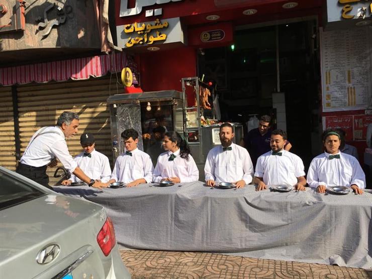 مسرحية في الشارع.. "ازاي تخلي الناس تتبسط ببلاش" (فيديو وصور) مسرحية في الشارع.. "ازاي تخلي الناس تتبسط ببلاش" (فيديو وصور)