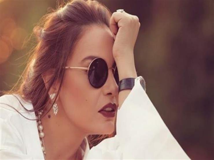 شريهان في فيديو نادر: "جوزوني 92 مرة.. ونصحوني بعدم قراءة الصحف" شريهان في فيديو نادر: "جوزوني 92 مرة.. ونصحوني بعدم قراءة الصحف"