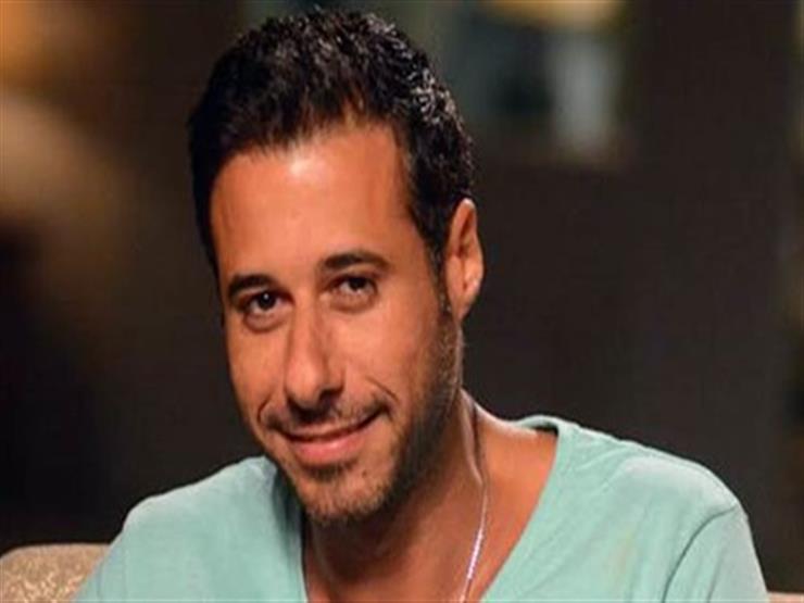 أحمد السعدني يتسلم تكريم والده من "نجم العرب"- صورة أحمد السعدني يتسلم تكريم والده من "نجم العرب"- صورة