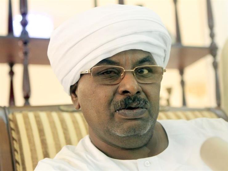 رجل البشير الذي انقلب عليه.. من هو صلاح قوش الممنوع من دخول أمريكا؟ رجل البشير الذي انقلب عليه.. من هو صلاح قوش الممنوع من دخول أمريكا؟