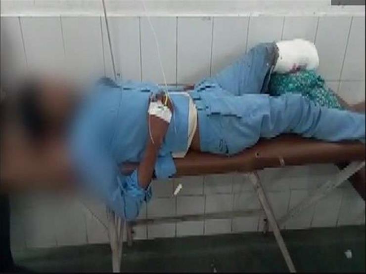 أطباء يستخدمون ساق مريض مبتورة كوسادة أطباء يستخدمون ساق مريض مبتورة كوسادة