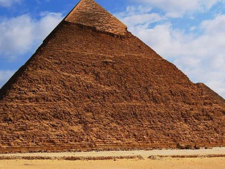 شاب من أعلى هرم خوفو: "مش واخد حقي في الدنيا".. والأمن يُحضر أسرته شاب من أعلى هرم خوفو: "مش واخد حقي في الدنيا".. والأمن يُحضر أسرته