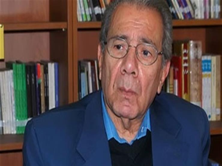 تشييع جنازة "نبيل زكي" من مسجد الرحمن الرحيم تشييع جنازة "نبيل زكي" من مسجد الرحمن الرحيم