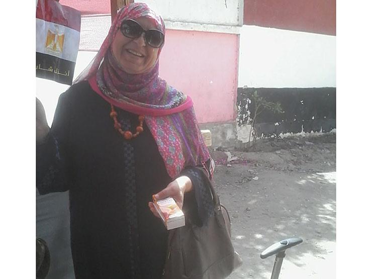 لماذا انتخبت سيدة مصرية حمدين ومرسي ثم السيسي؟ لماذا انتخبت سيدة مصرية حمدين ومرسي ثم السيسي؟