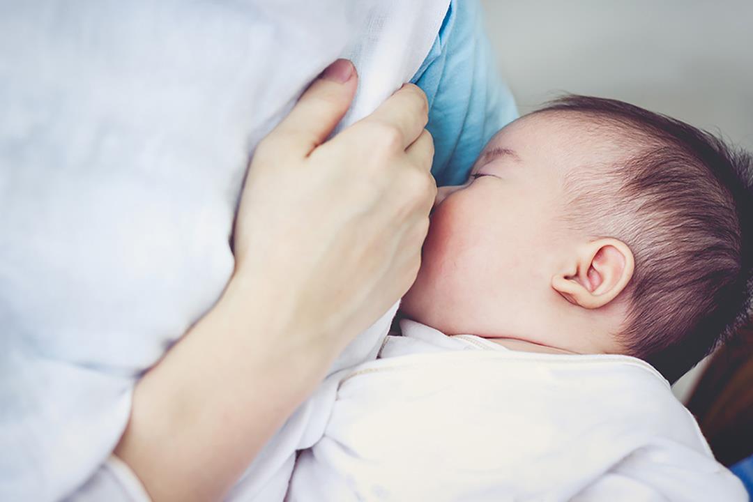 الأوضاع الصحيحة للرضاعة الطبيعية صور الكونسلتو