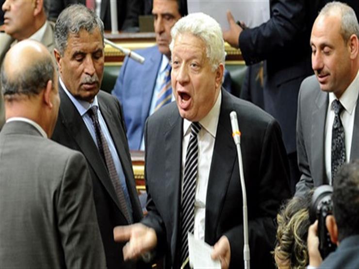 "عبدالعال" يدخل في نوبة ضحك بسبب طلبات رفع الحصانة عن مرتضى منصور "عبدالعال" يدخل في نوبة ضحك بسبب طلبات رفع الحصانة عن مرتضى منصور
