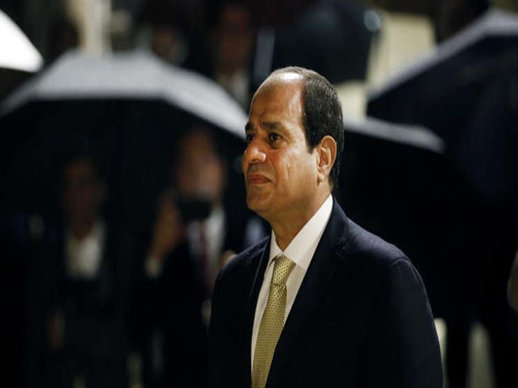 السيسي يضع إكليلًا من الزهور على قبر الجندي المجهول بمناسبة تحرير سيناء (فيديو) السيسي يضع إكليلًا من الزهور على قبر الجندي المجهول بمناسبة تحرير سيناء (فيديو)