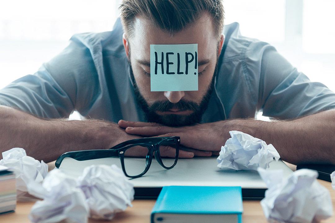 ممارسات تقوم بها في العمل تضر صحتك النفسية.. إليك الحل ممارسات تقوم بها في العمل تضر صحتك النفسية.. إليك الحل