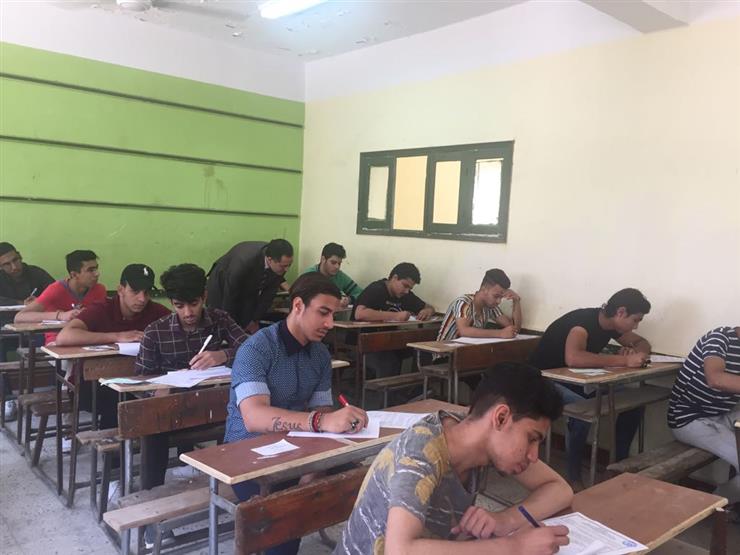 10 آلاف يؤدون امتحانات الدبلومات الفنية بجنوب سيناء 10 آلاف يؤدون امتحانات الدبلومات الفنية بجنوب سيناء
