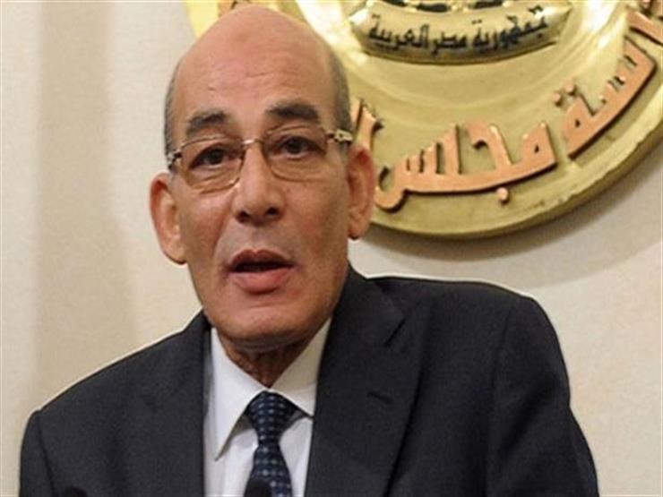 وزير الزراعة السابق: مصطفى مدبولي اتصل بي وقال "متشكرين" وزير الزراعة السابق: مصطفى مدبولي اتصل بي وقال "متشكرين"