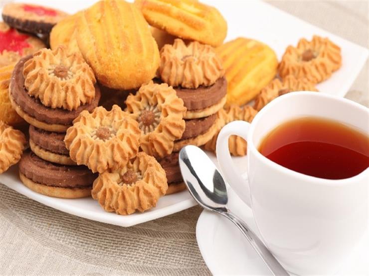 بالسعرات الحرارية.. خبير تغذية يحذر من الاندفاع على أكل الكعك والبسكويت بالسعرات الحرارية.. خبير تغذية يحذر من الاندفاع على أكل الكعك والبسكويت