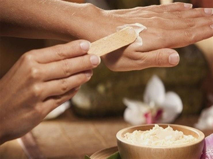 4 خلطات تخلصك من بقع اليدين الداكنة 4 خلطات تخلصك من بقع اليدين الداكنة