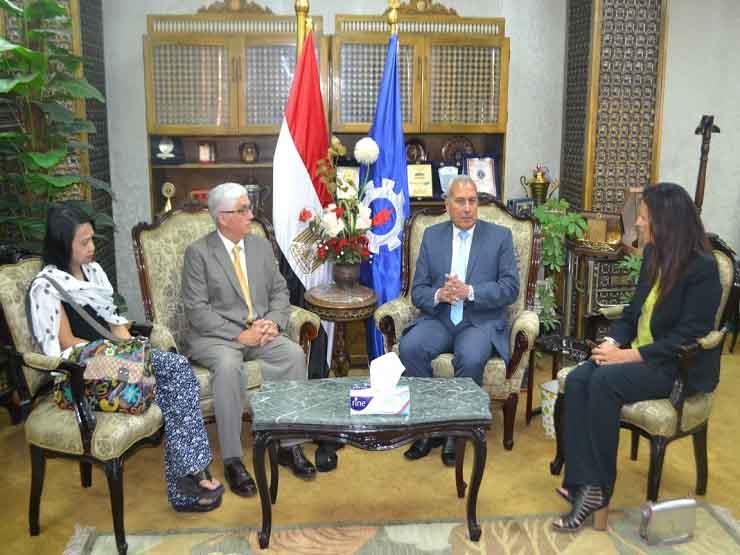 محافظ السويس يبحث مع وفد هيئة "فولبرايت" توفير منح دراسية محافظ السويس يبحث مع وفد هيئة "فولبرايت" توفير منح دراسية