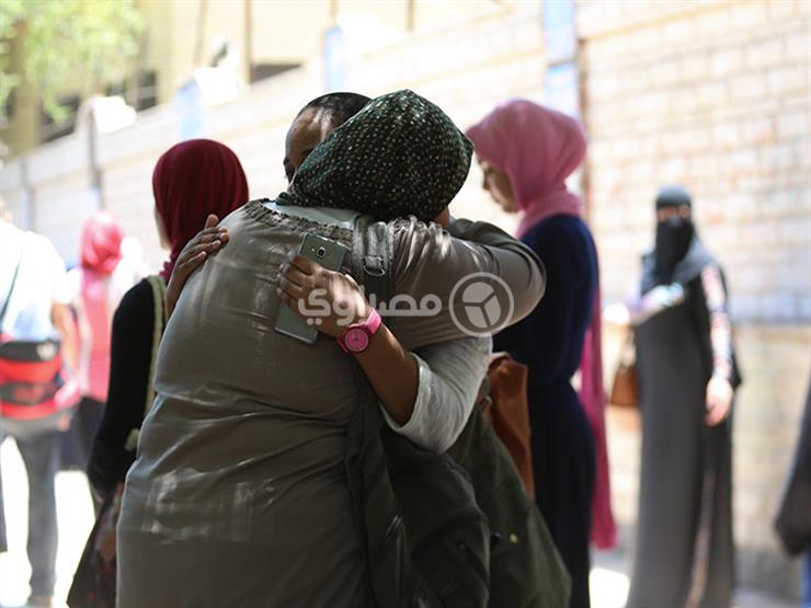 "الناجح يرفع إيده".. أجيال السبعينيات والثمانينيات يحكون عن ذكريات الثانوية العامة "الناجح يرفع إيده".. أجيال السبعينيات والثمانينيات يحكون عن ذكريات الثانوية العامة