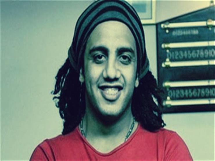 نجم مسرح مصر يؤدي مناسك العمرة مع زوجته (صورة) نجم مسرح مصر يؤدي مناسك العمرة مع زوجته (صورة)
