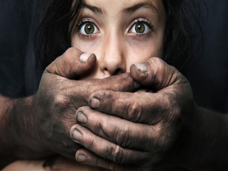حكاية مكالمة هاتفية .. اغتصاب وتهديد ينتهي بإحالة إلى المفتي حكاية مكالمة هاتفية .. اغتصاب وتهديد ينتهي بإحالة إلى المفتي