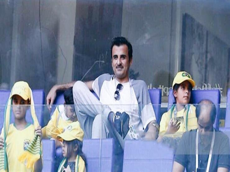 أمير قطر يظهر في مدرجات المونديال لمشاهدة مباراة البرازيل والمكسيك أمير قطر يظهر في مدرجات المونديال لمشاهدة مباراة البرازيل والمكسيك