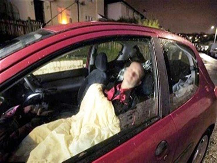 لهذا السبب .. أمريكي يهجر بيته ويعيش في سيارة لهذا السبب .. أمريكي يهجر بيته ويعيش في سيارة