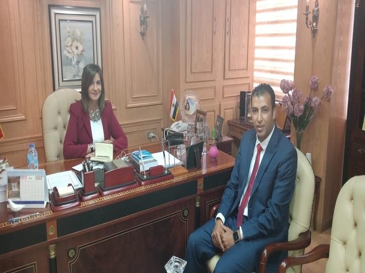 وزيرة الهجرة تستقبل أحد علماء "مصر تستطيع" لبحث تدوير المخلفات وزيرة الهجرة تستقبل أحد علماء "مصر تستطيع" لبحث تدوير المخلفات