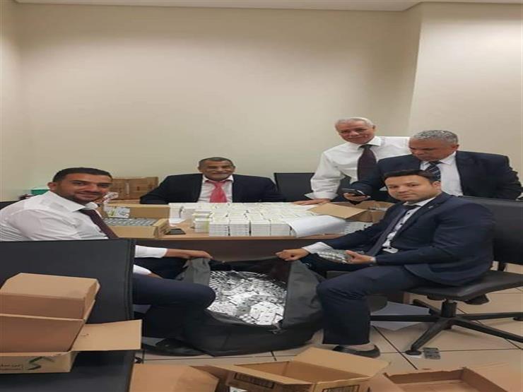 خبأته في كرسي زوجها المتحرك.. ضبط 2600 شريط دوائي بحوزة راكبة بالمطار خبأته في كرسي زوجها المتحرك.. ضبط 2600 شريط دوائي بحوزة راكبة بالمطار