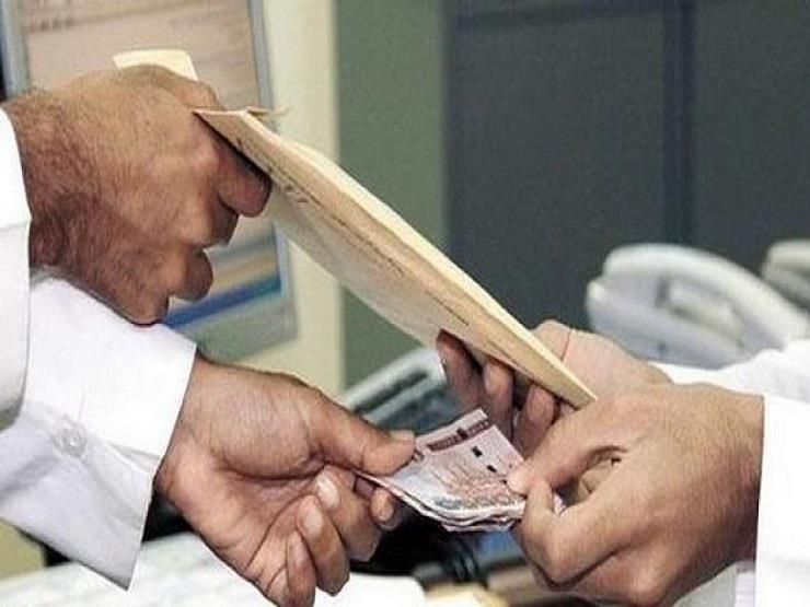حكم أخذ مندوب شركة عمولة من البائع كالخصم أو الهدايا.. أمين الفتوى يوضح حكم أخذ مندوب شركة عمولة من البائع كالخصم أو الهدايا.. أمين الفتوى يوضح