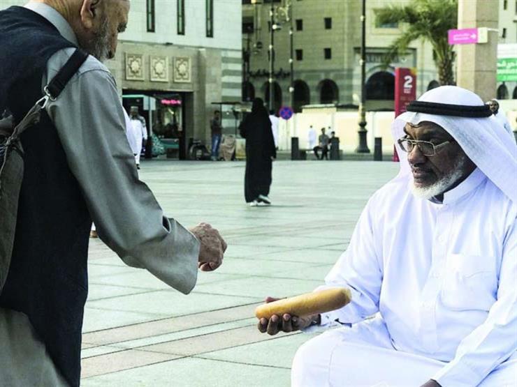 للسنة الـ3.. ضابط متقاعد يقدم الوجبات مجانًا للحجاج للسنة الـ3.. ضابط متقاعد يقدم الوجبات مجانًا للحجاج