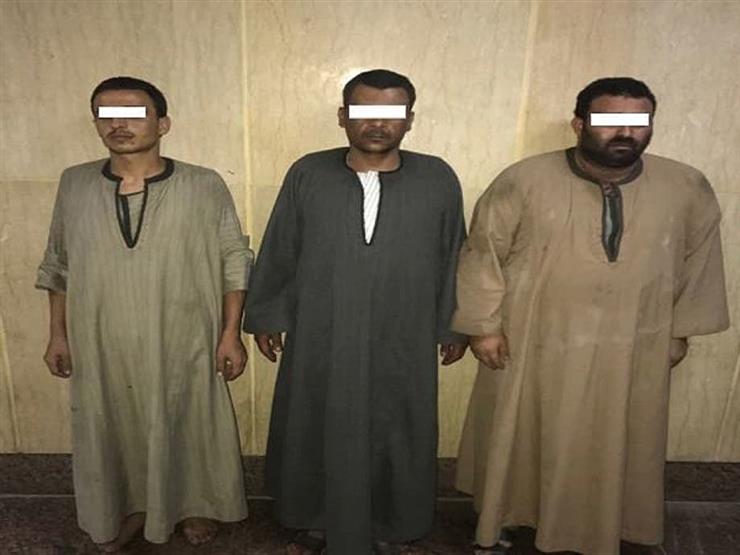 "هنكشف على أخوك ونسيبه".. تفاصيل اختطاف عامل على يد عصابة الشرطة المزيفة بالعياط "هنكشف على أخوك ونسيبه".. تفاصيل اختطاف عامل على يد عصابة الشرطة المزيفة بالعياط